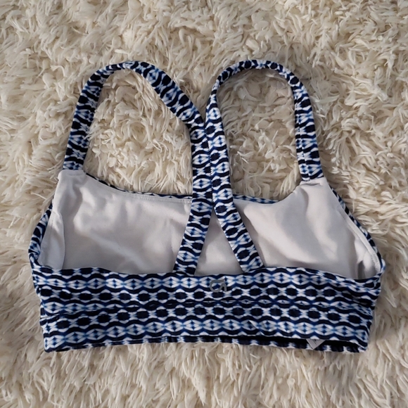 GapFit Low Impact Sports Bra - Picture 3 of 4